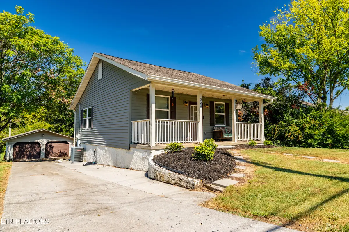 523 E Lincoln Rd, Alcoa, TN 37701 - #1
