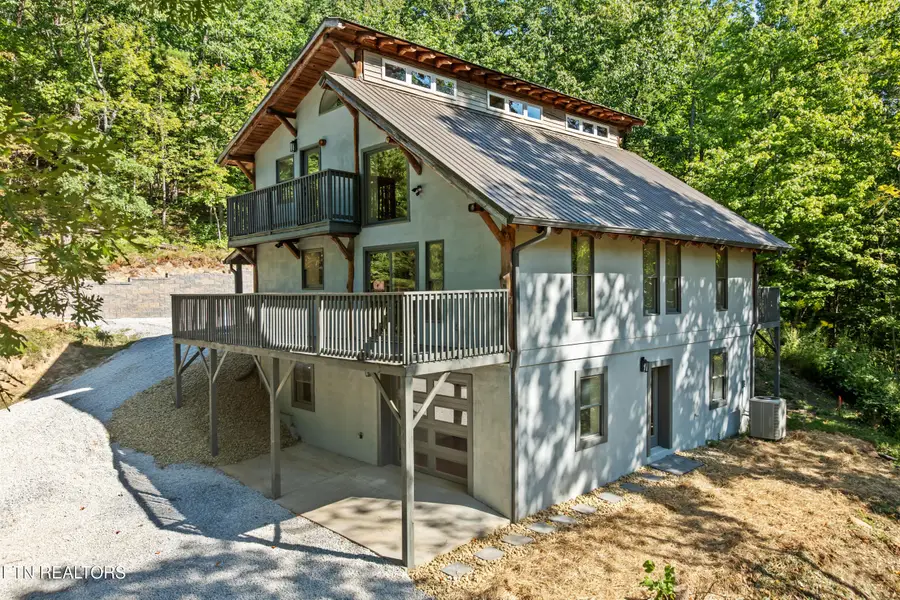 3261 Butterfly Hollow Rd, Maryville, TN 37803 - #3