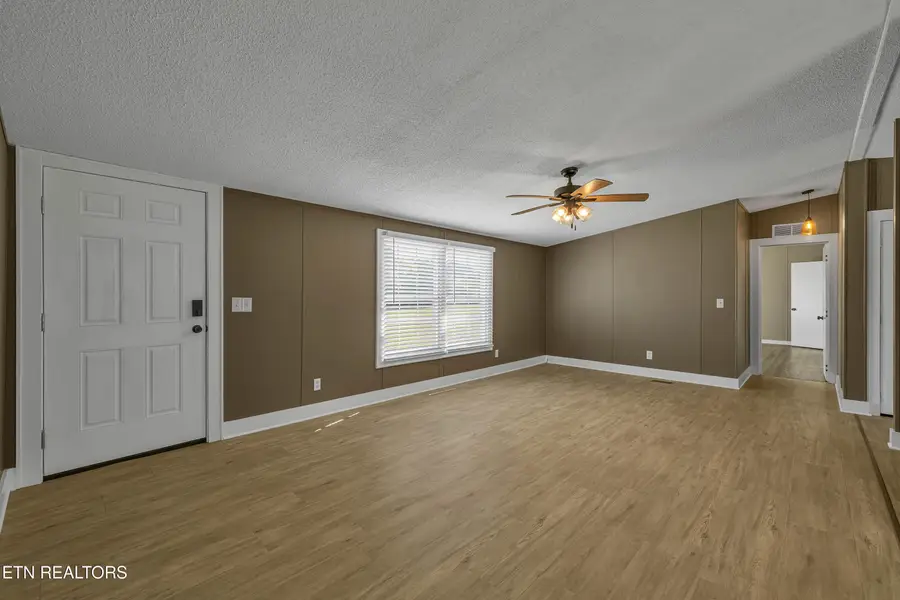 933 Ridgeview Rd, Maryville, TN 37801 - #3