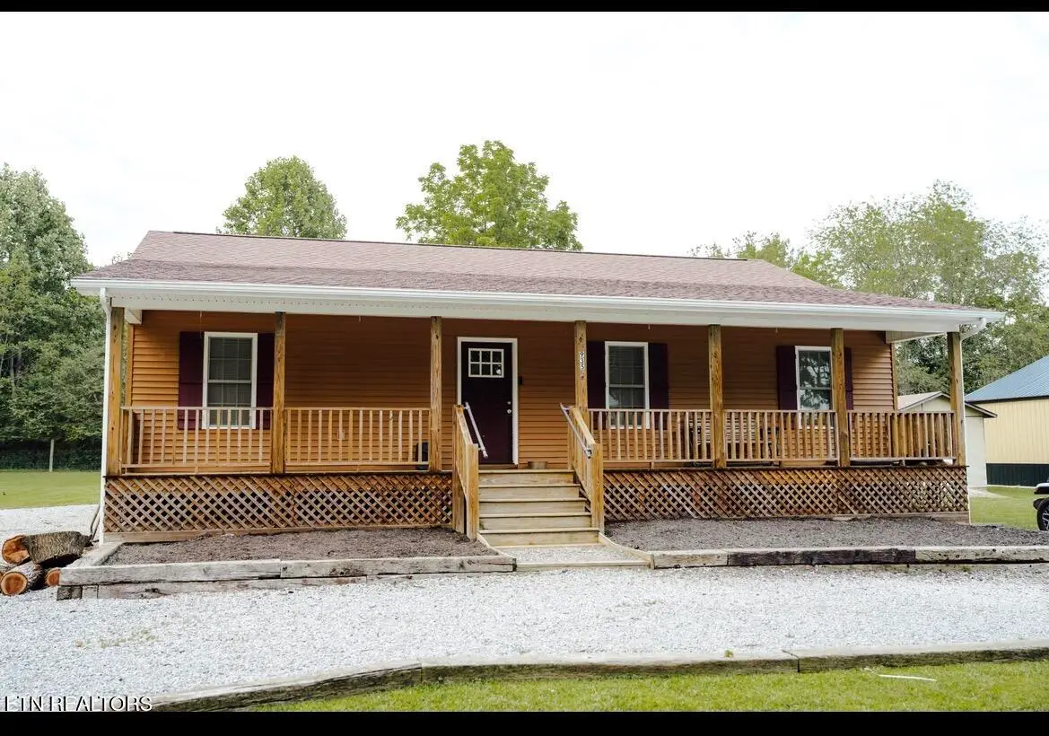 935 Pine Tree Rd, Jamestown, TN 38556 - #1