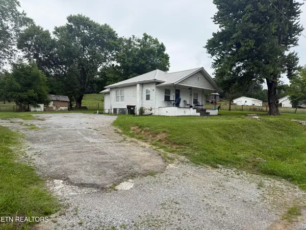 9015 Three Points Rd, Mascot, TN 37806