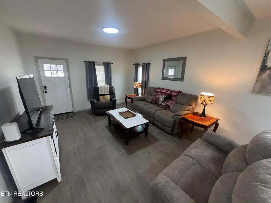 9015 Three Points Rd, Mascot, TN 37806 - #2