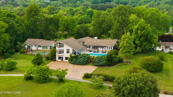 1266 Lakeview Drive, Dandridge, TN 37725