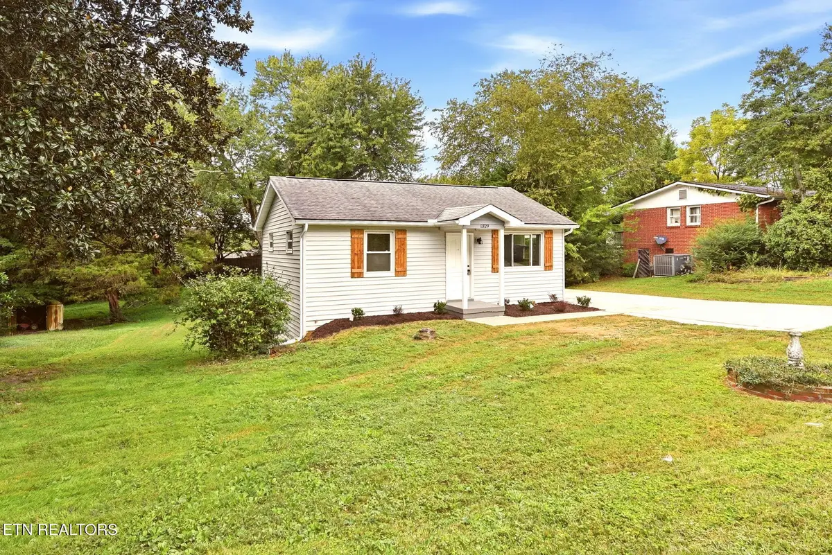 1329 Francis Rd, Knoxville, TN 37909 - #1