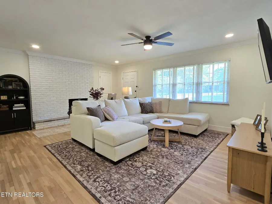 3105 Hazelwood Rd, Knoxville, TN 37921 - #3