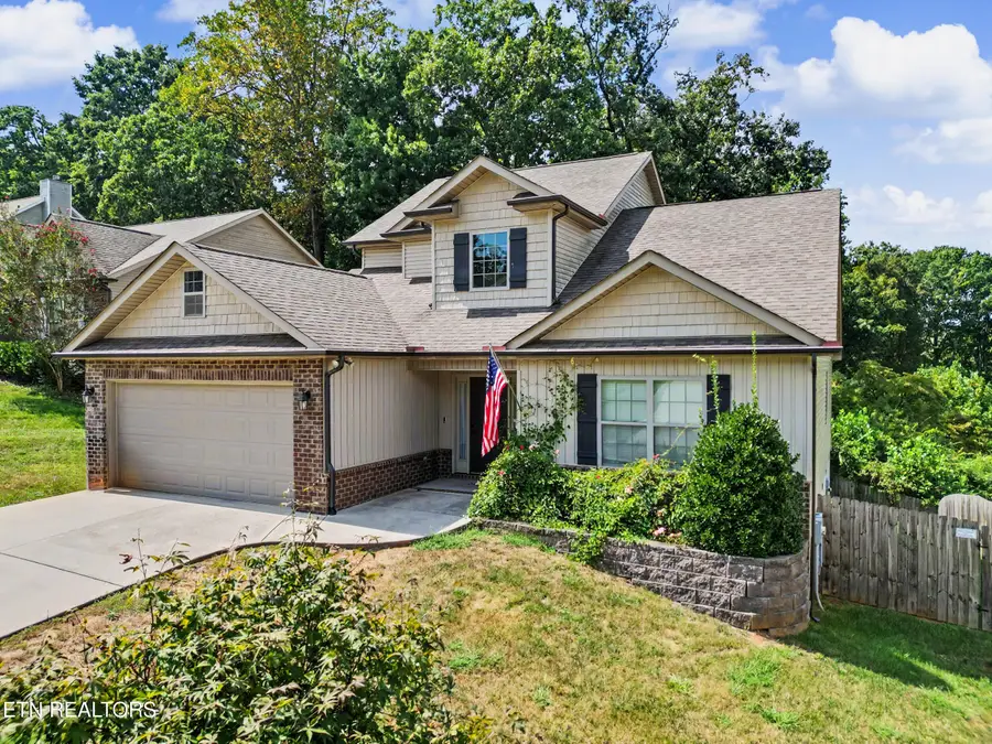 813 Mackenzie Drive, Maryville, TN 37804 - #2