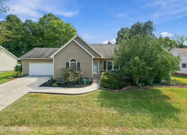 3724 Stonebridge Drive, Powell, TN 37849