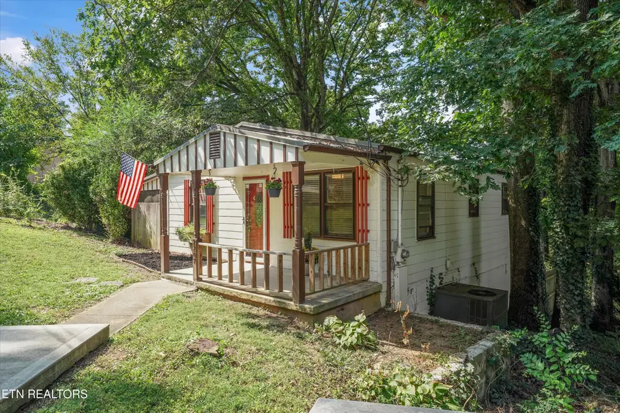 2207 Piedmont St, Knoxville, TN 37921 - #2