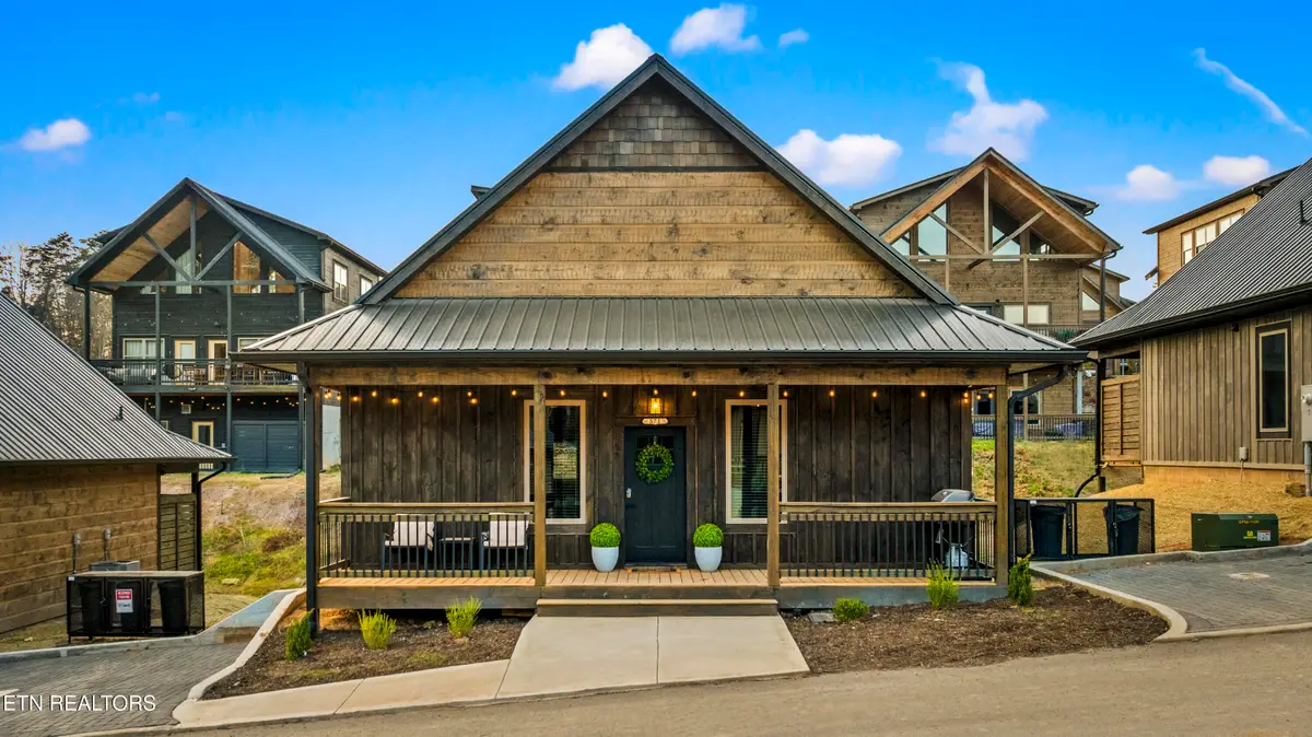 564 Warbonnet Way, Pigeon Forge, TN 37863 - #1