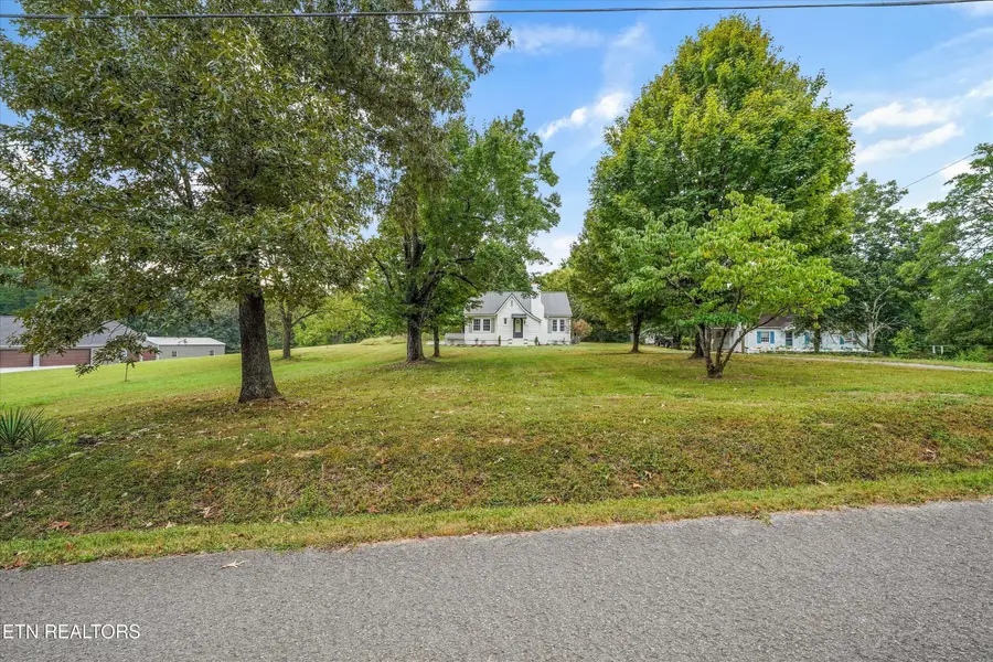 5900 Hyatt Rd, Knoxville, TN 37918 - #3