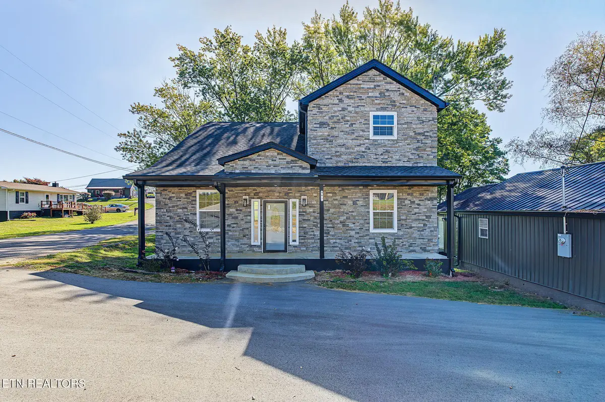 901 & 903 Kyle St, Lafollette, TN 37766 - #1
