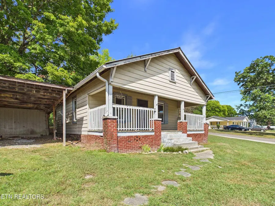 210 Fisher St, Athens, TN 37303 - #2