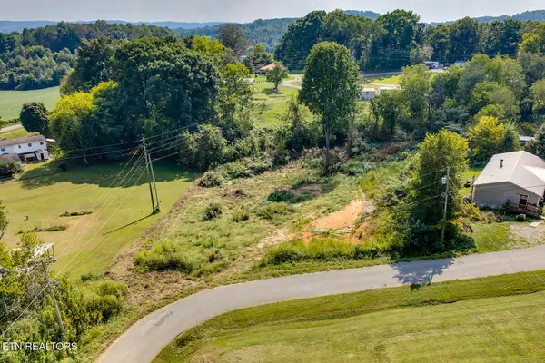 519 Sunflower Circle, Sweetwater, TN 37874
