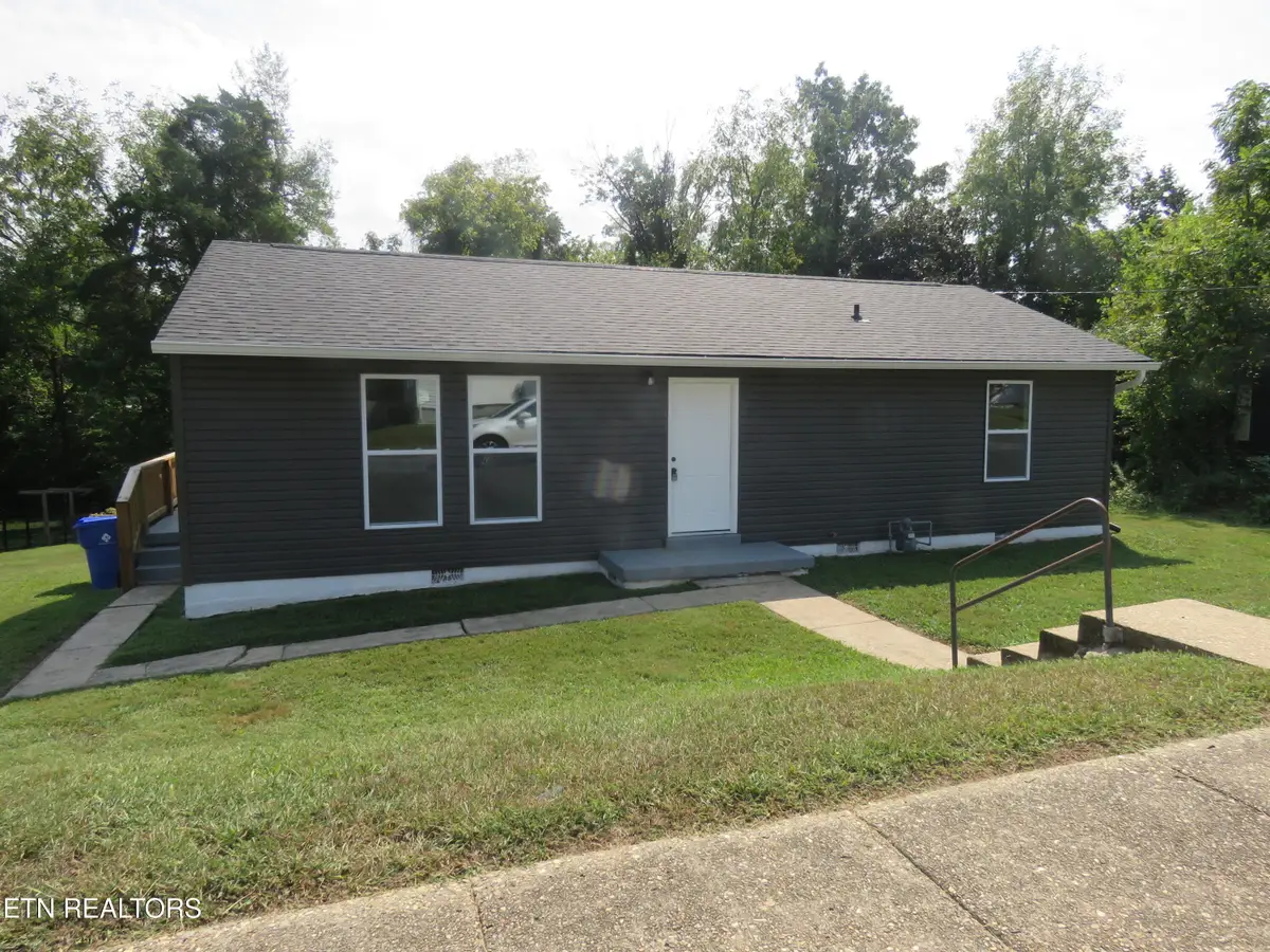 108 E Arrowwood Rd, Oak Ridge, TN 37830 - #1