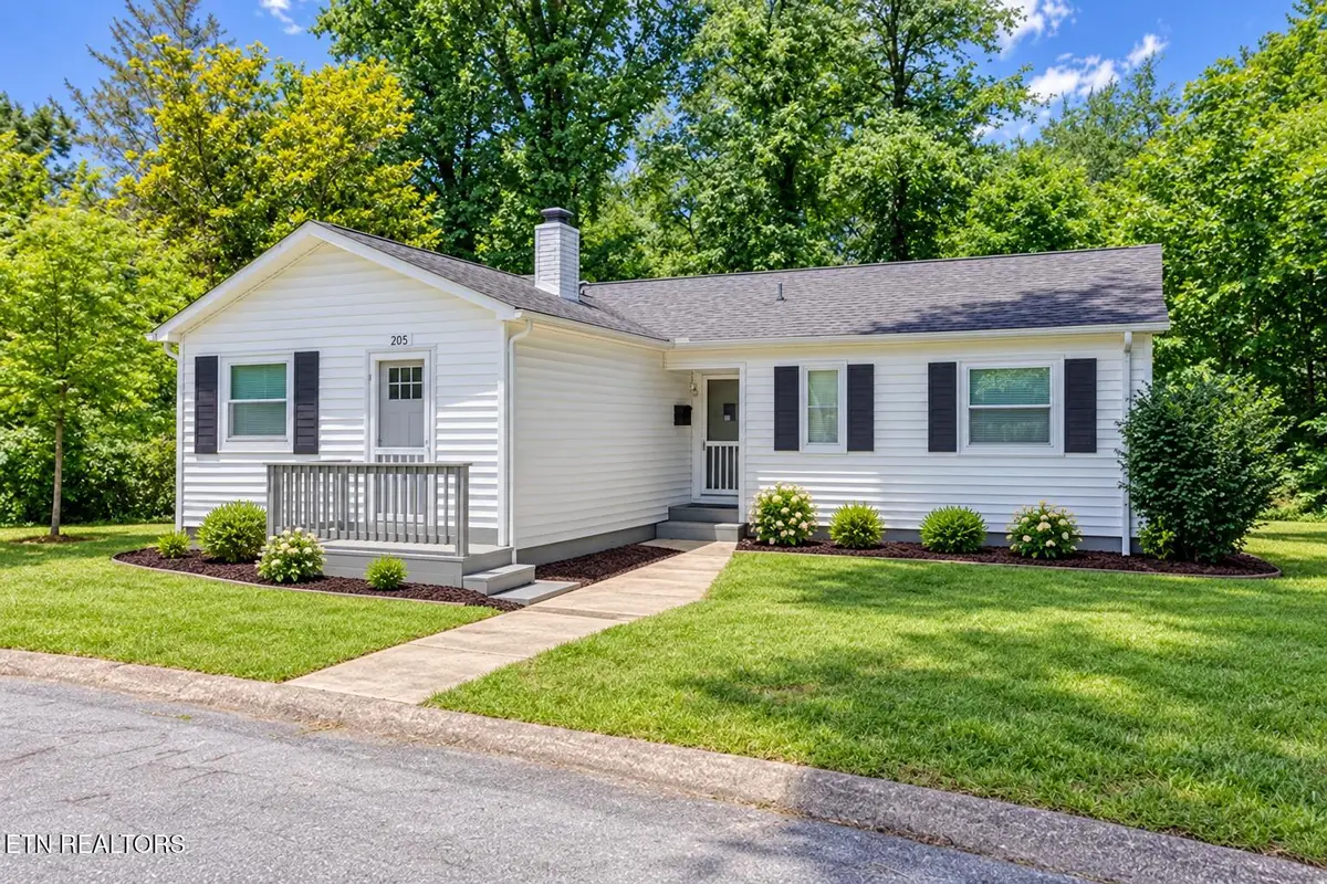 205 W Fairview Rd, Oak Ridge, TN 37830 - #1