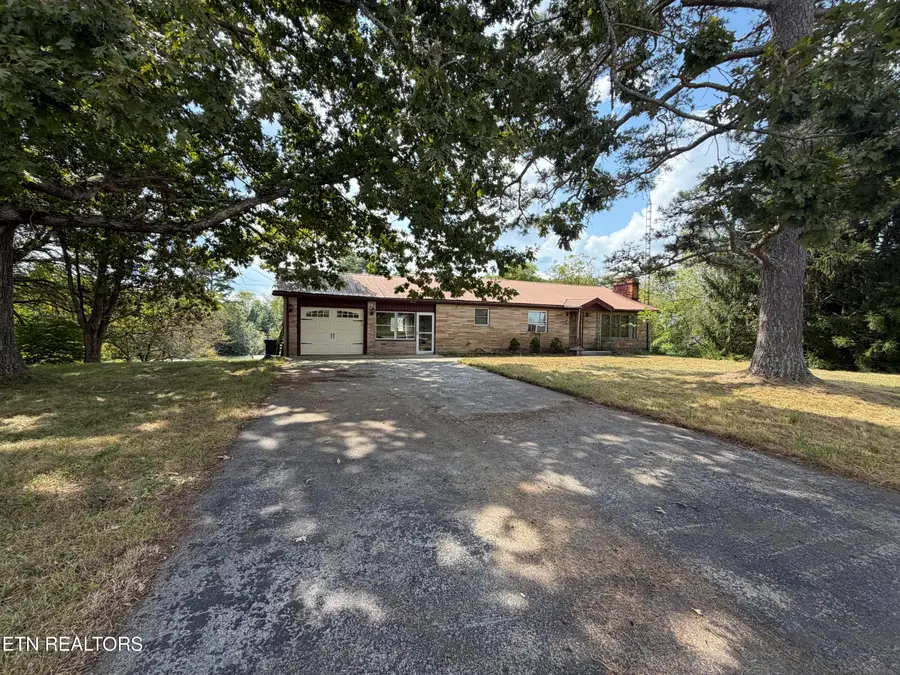 6111 Nashville Hwy, Deer Lodge, TN 37726 - #2