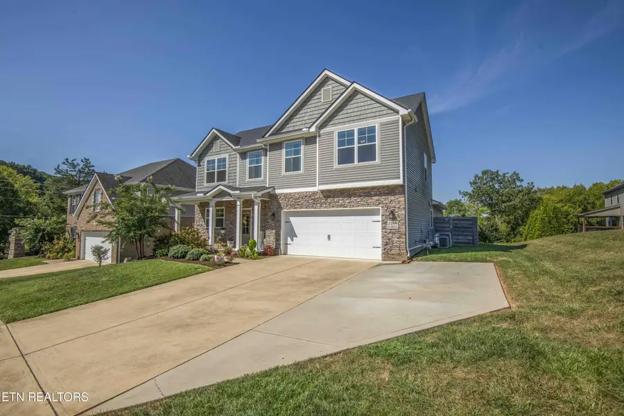 2209 Sea Horse Rd, Knoxville, TN 37932 - #2