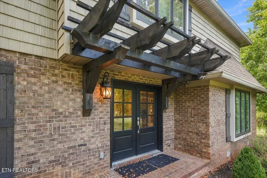 913 N Briarcliff Circle, Maryville, TN 37803 - #2