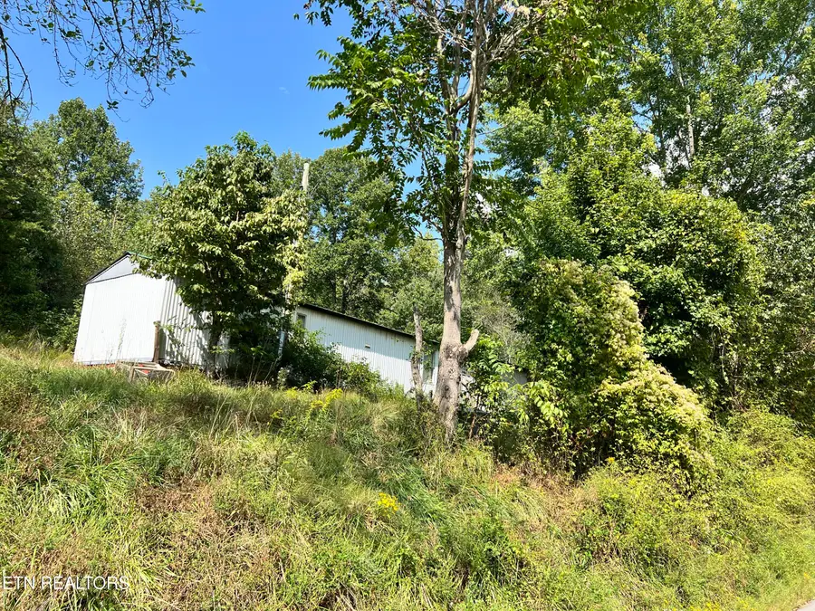 3525 Campground Rd, Sunbright, TN 37872 - #2