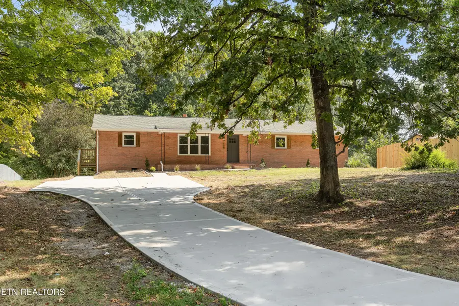 128 Edgewood Heights Lane, Powell, TN 37849 - #2