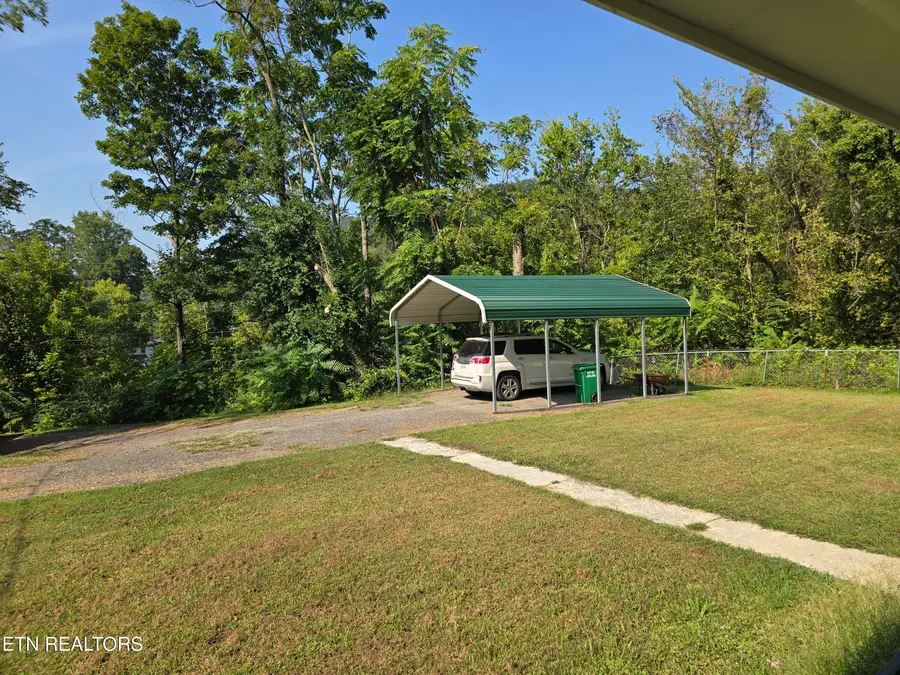 312 N Eighth St, Lafollette, TN 37766 - #3