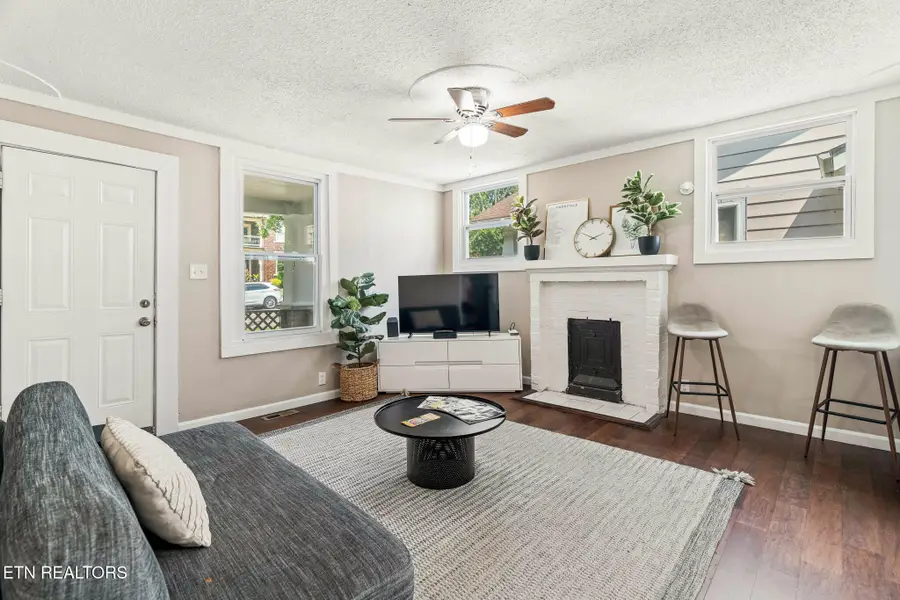 2314 Washington Ave, Knoxville, TN 37917 - #3