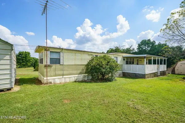 1055 Rector Rd, Crossville, TN 38571