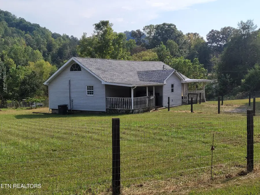 1489 Reagan Valley Rd, Tellico Plains, TN 37385 - #2