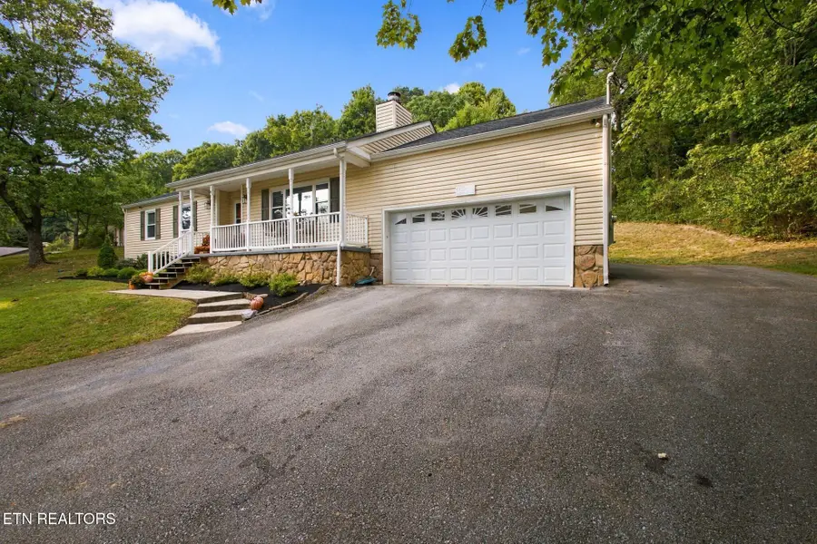 6130 Grove Drive, Knoxville, TN 37918 - #3