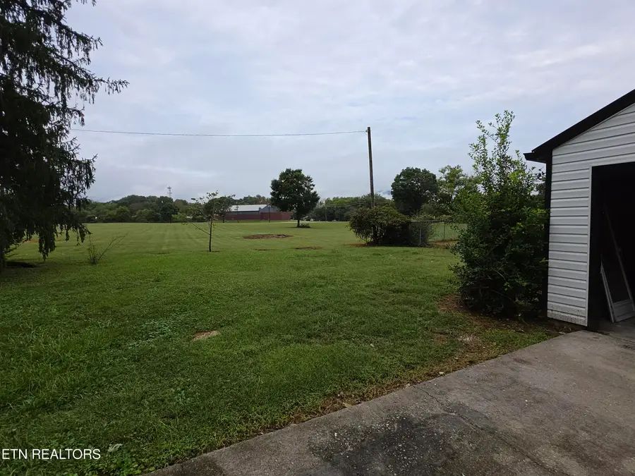 305 N 15th St, Middlesboro, KY 40965 - #3