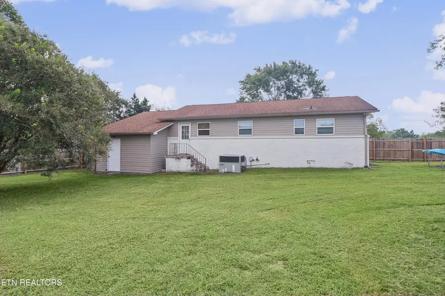711 Cooper Ave, Rockwood, TN 37854 - #2