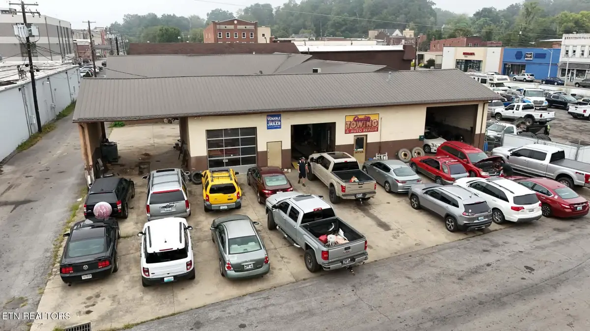 113 N 18th St, Middlesboro, KY 40965 - #1