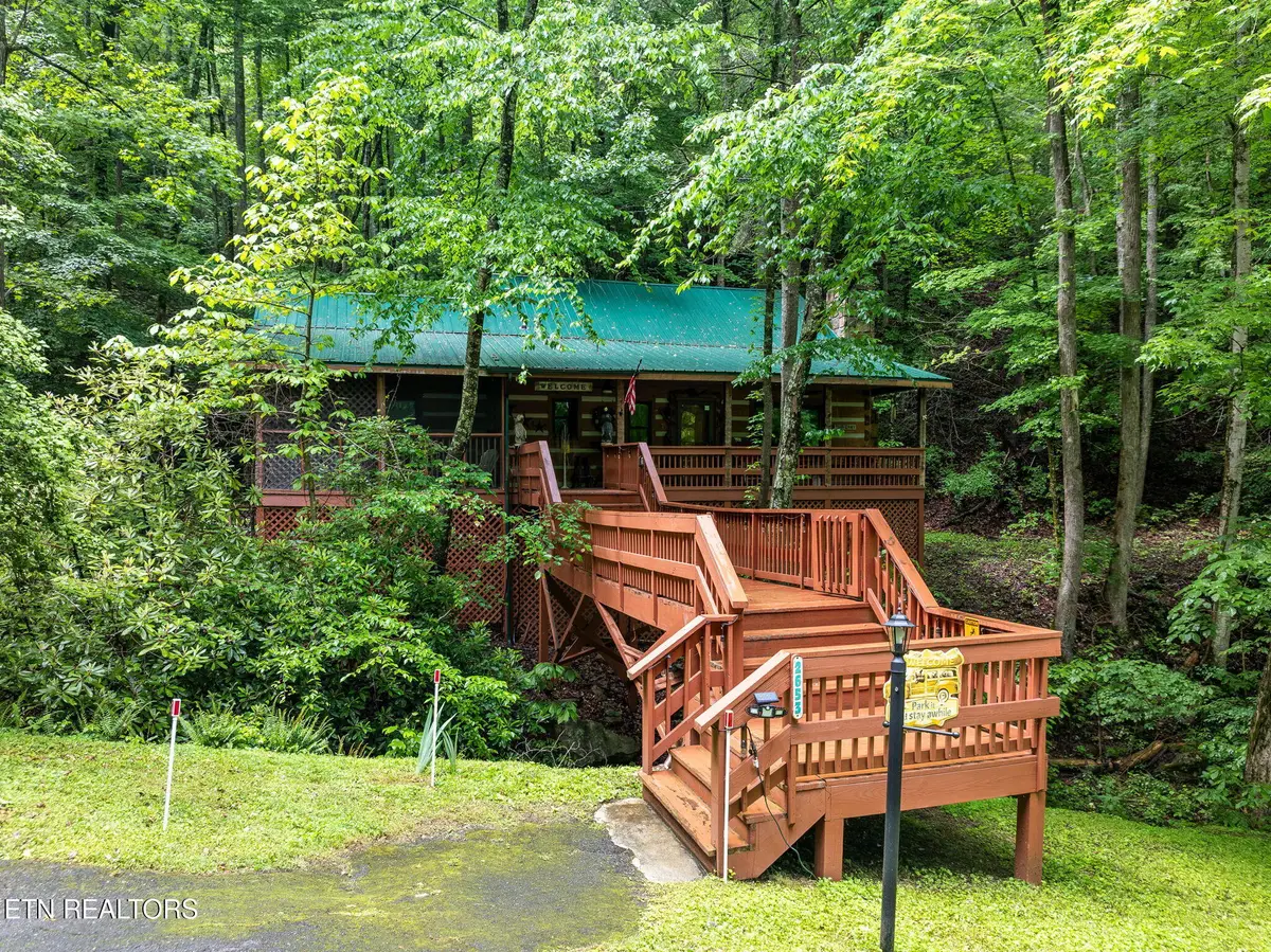 2653 Black Walnut Flats Rd, Pigeon Forge, TN 37862 - #1