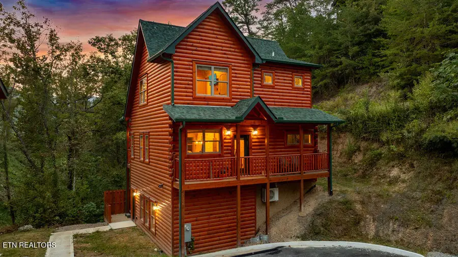 2106 Vly Crk Way, Pigeon Forge, TN 37862 - #2
