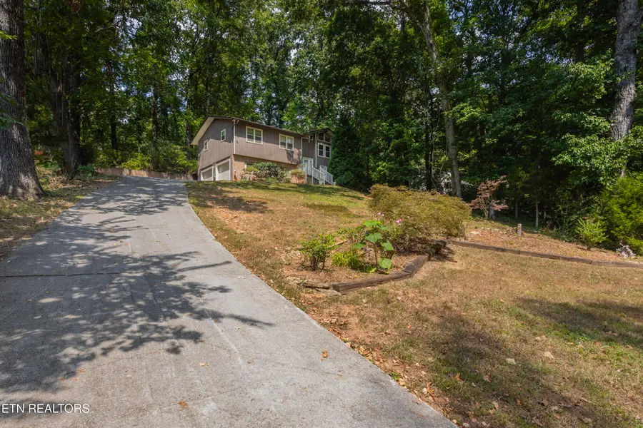 5029 Ridgemont Drive, Knoxville, TN 37918 - #2