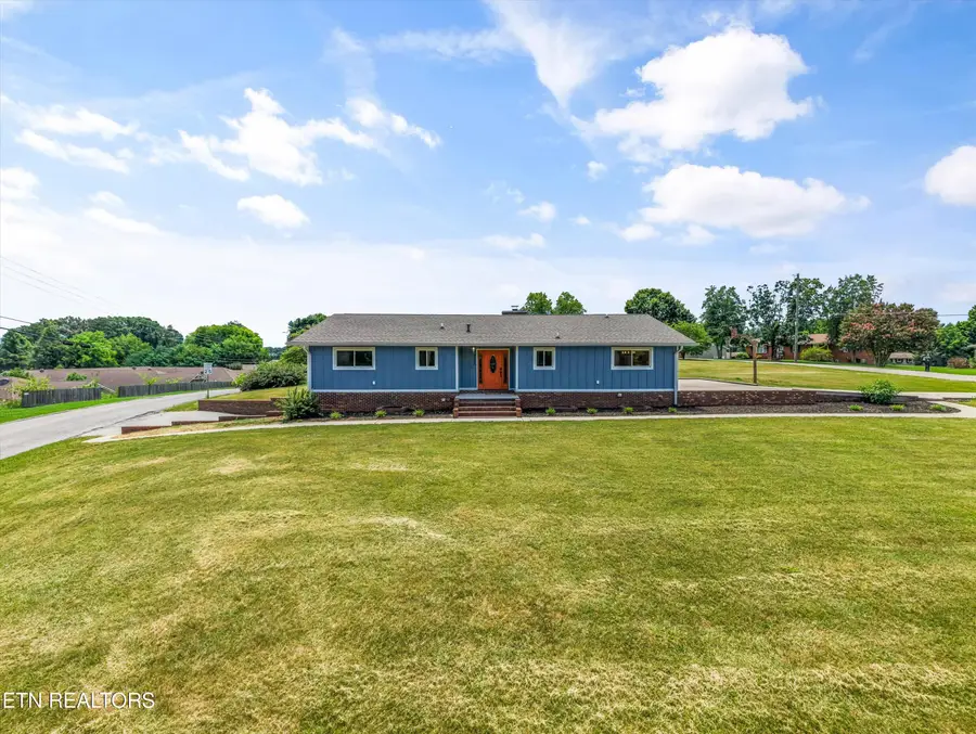 2572 Sevierville Rd, Maryville, TN 37804 - #2