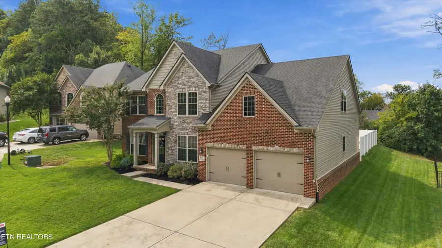 807 Brookwood Lane, Maryville, TN 37801 - #2