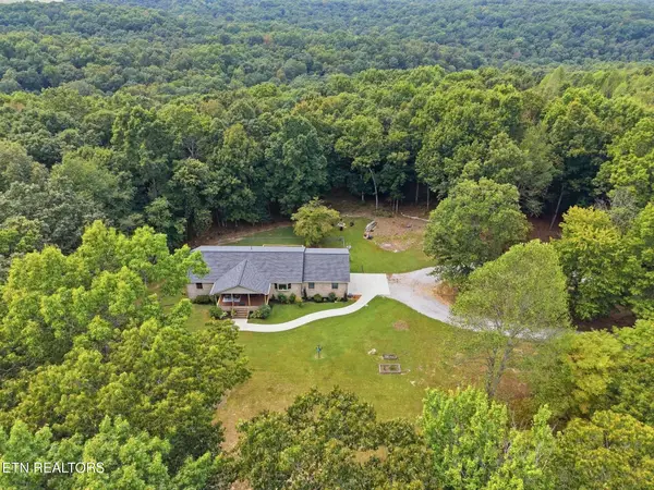 2362 Pow Camp Rd, Crossville, TN 38572