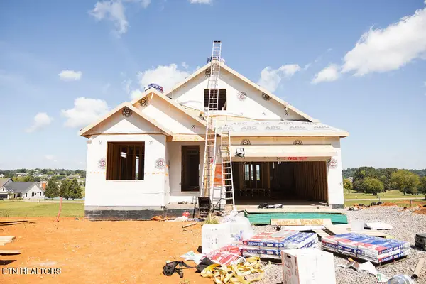 1954 Black Bear Circle Circle, Loudon, TN 37774