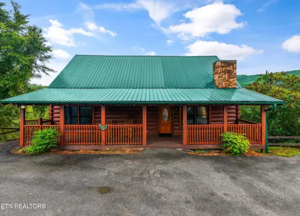 3303 Kestrel Way, Pigeon Forge, TN 37863