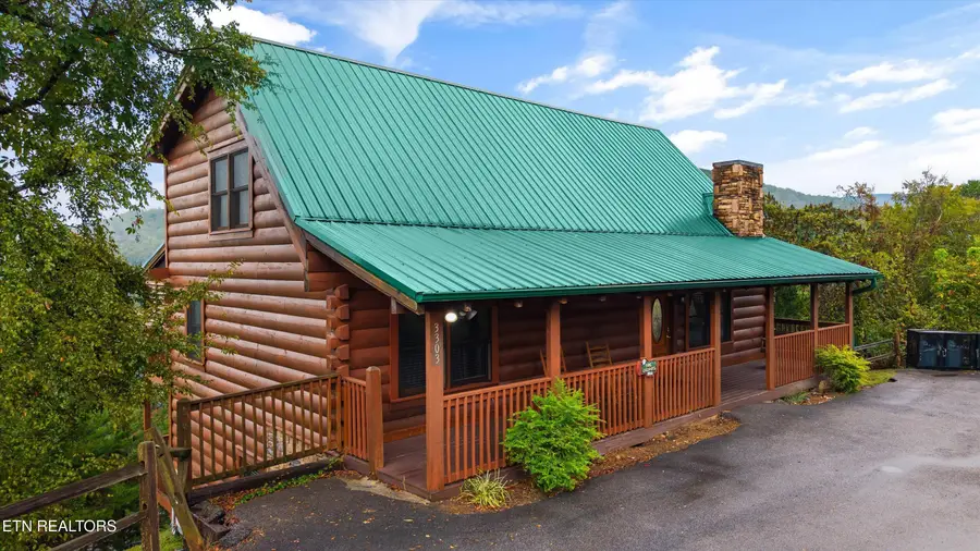 3303 Kestrel Way, Pigeon Forge, TN 37863 - #2