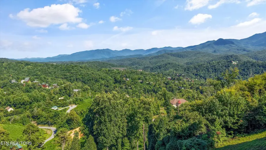 616 Kings Way, Gatlinburg, TN 37738 - #3