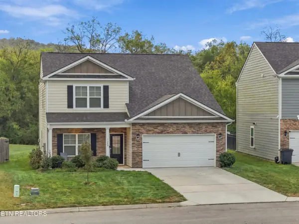1383 Hampton Place Circle, Loudon, TN 37774