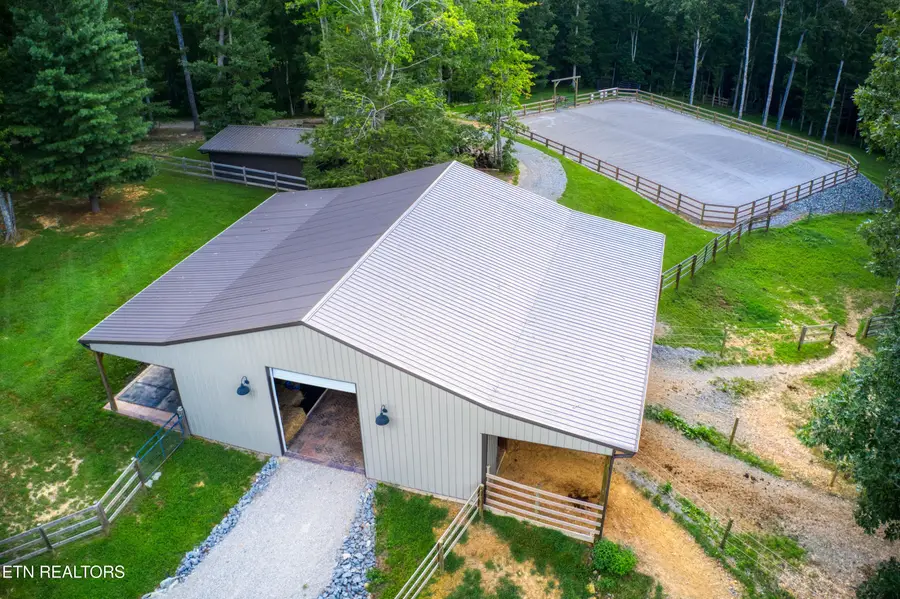 328 Briar Point Rd, Allardt, TN 38504 - #2