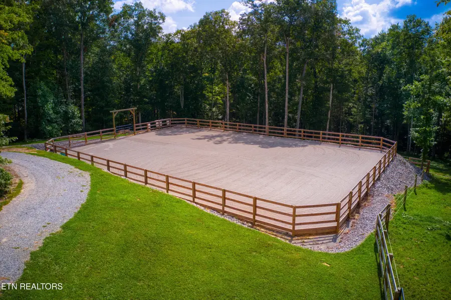328 Briar Point Rd, Allardt, TN 38504 - #3