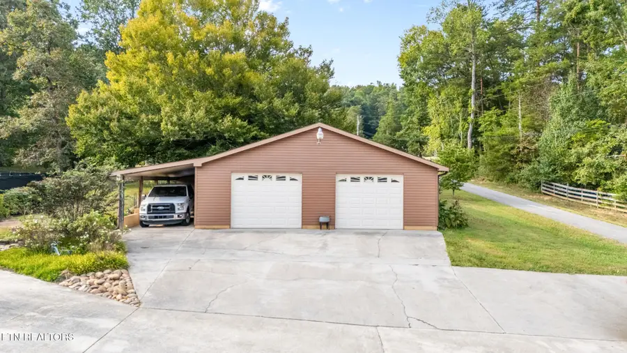 417 Raccoon Valley Rd, Powell, TN 37849 - #3