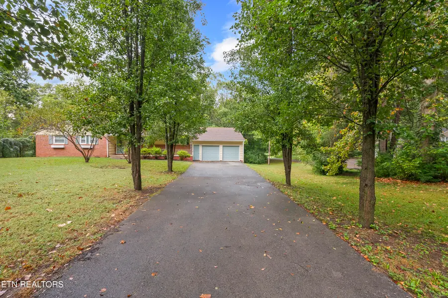 4721 W Sunset Rd, Knoxville, TN 37914 - #2