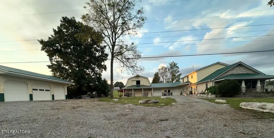 5460 Flatwoods Rd, Rose Hill, VA 24281 - #3
