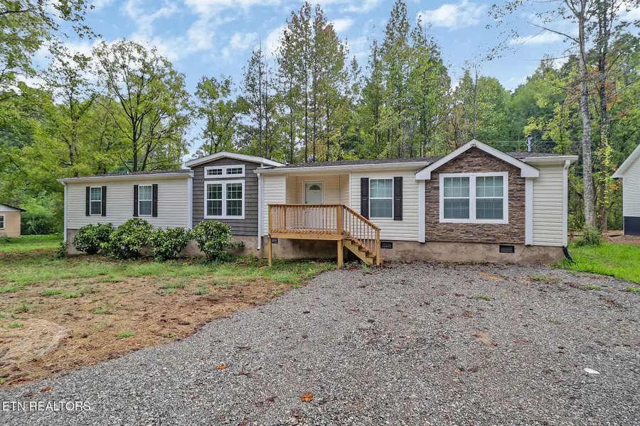 681 Hen Valley Rd, Oliver Springs, TN 37840 - #2