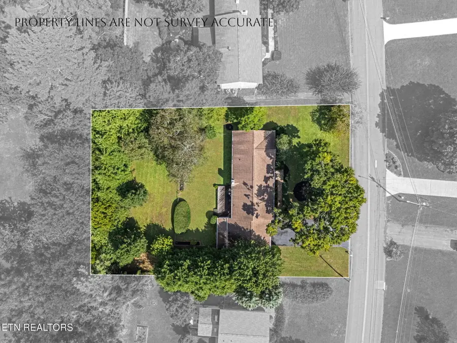 8121 Bennington Drive, Knoxville, TN 37909 - #3